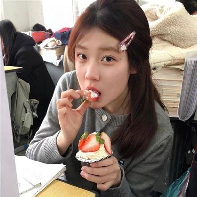 对她说
